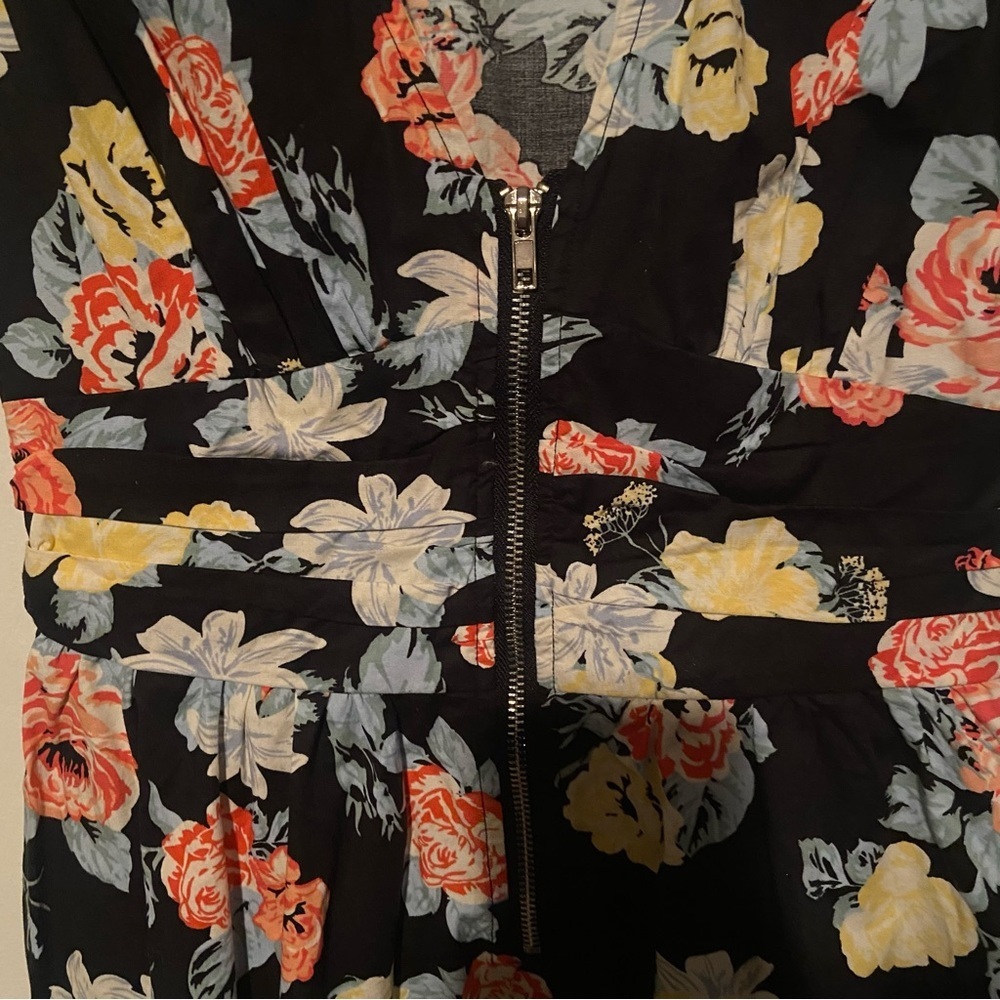 Guess Dress - Picture 2 of 9